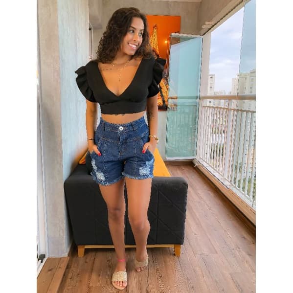 Short jeans 100% algodão, com puídos, lavagem escura