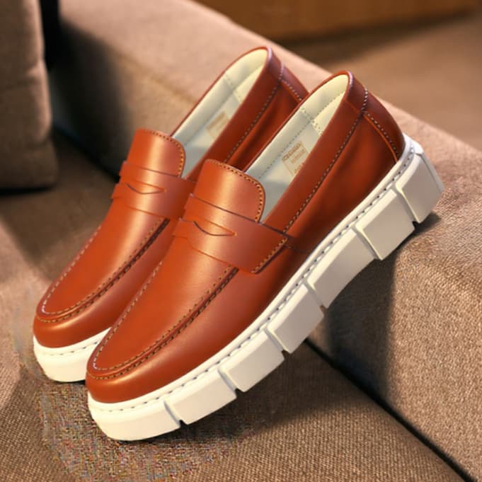 Mocassim Splip On Masculino Solado Alto Plataforma Loafer Estilo Britânico Sport Fino Avelã