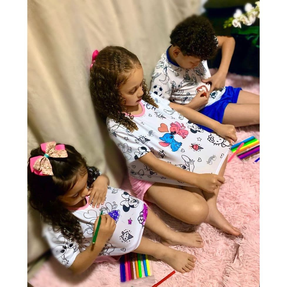 Pijama de Colorir Infantil com 12 Canetinhas Laváveis Meninos e Meninas