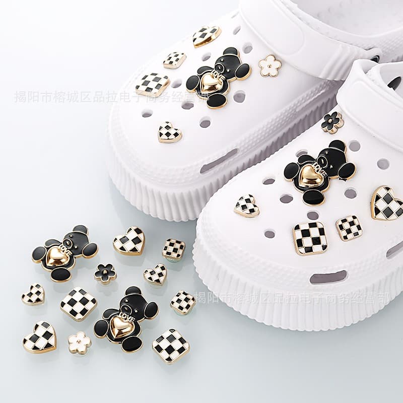 Kit 12pcs Charms para Sandálias Adulto e Feminino -urso fofo/Brilha Brilha Estrelinha/ cachorro